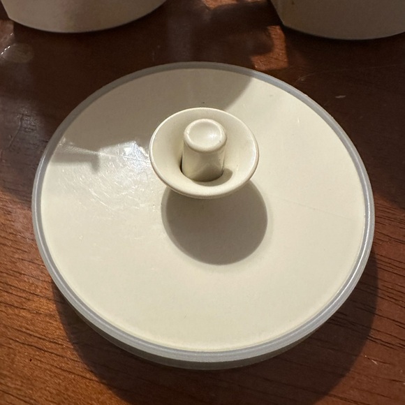 Vintage Tupperware cream and sugar containers - Picture 6 of 10